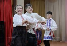 Конкурс беларускіх побытавых танцаў аб’яднаў танцораў вобласці ў Барысаве