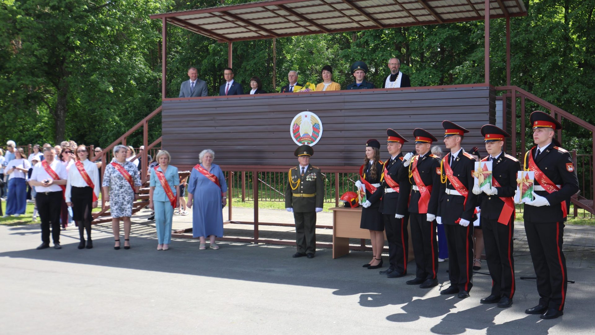 Фоторепортаж с праздника Последнего звонка в Борисовском кадетском училище Минской области