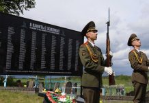 В Иканах открыли памятный знак с установленными фамилиями 318 расстрелянных и сожженных в годы Великой Отечественной войны мирных жителей