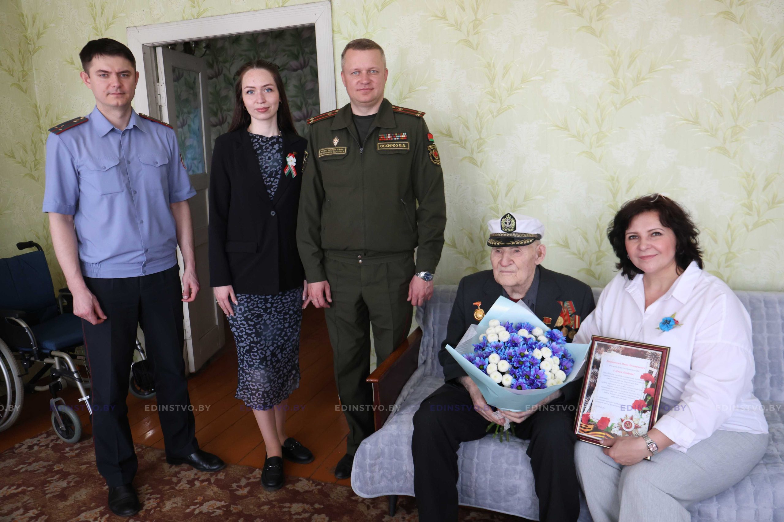 В Борисове в преддверии Дня Победы торжественно поздравили участников Великой Отечественной войны. ФОТОРЕПОРТАЖ
