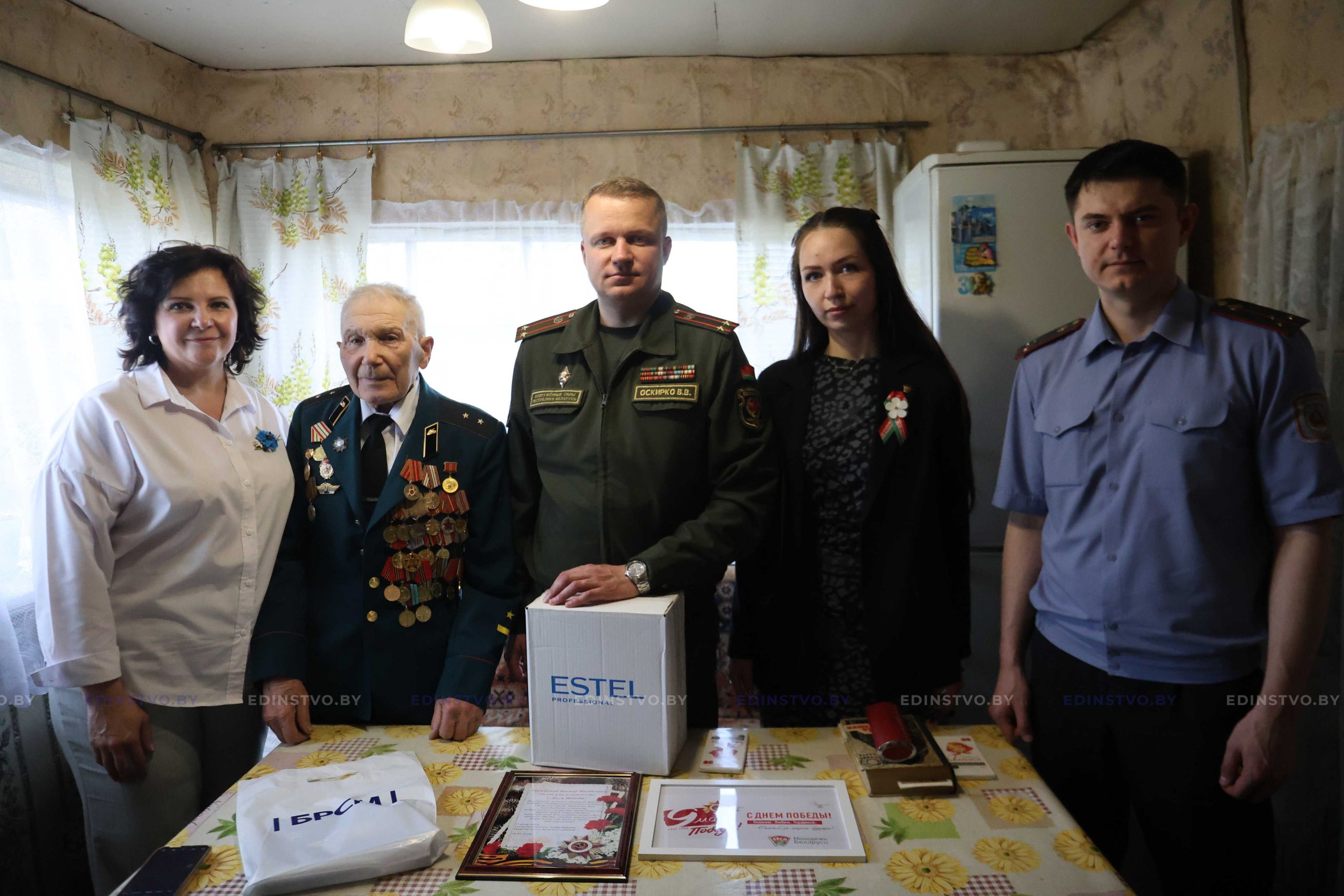 В Борисове в преддверии Дня Победы торжественно поздравили участников Великой Отечественной войны. ФОТОРЕПОРТАЖ
