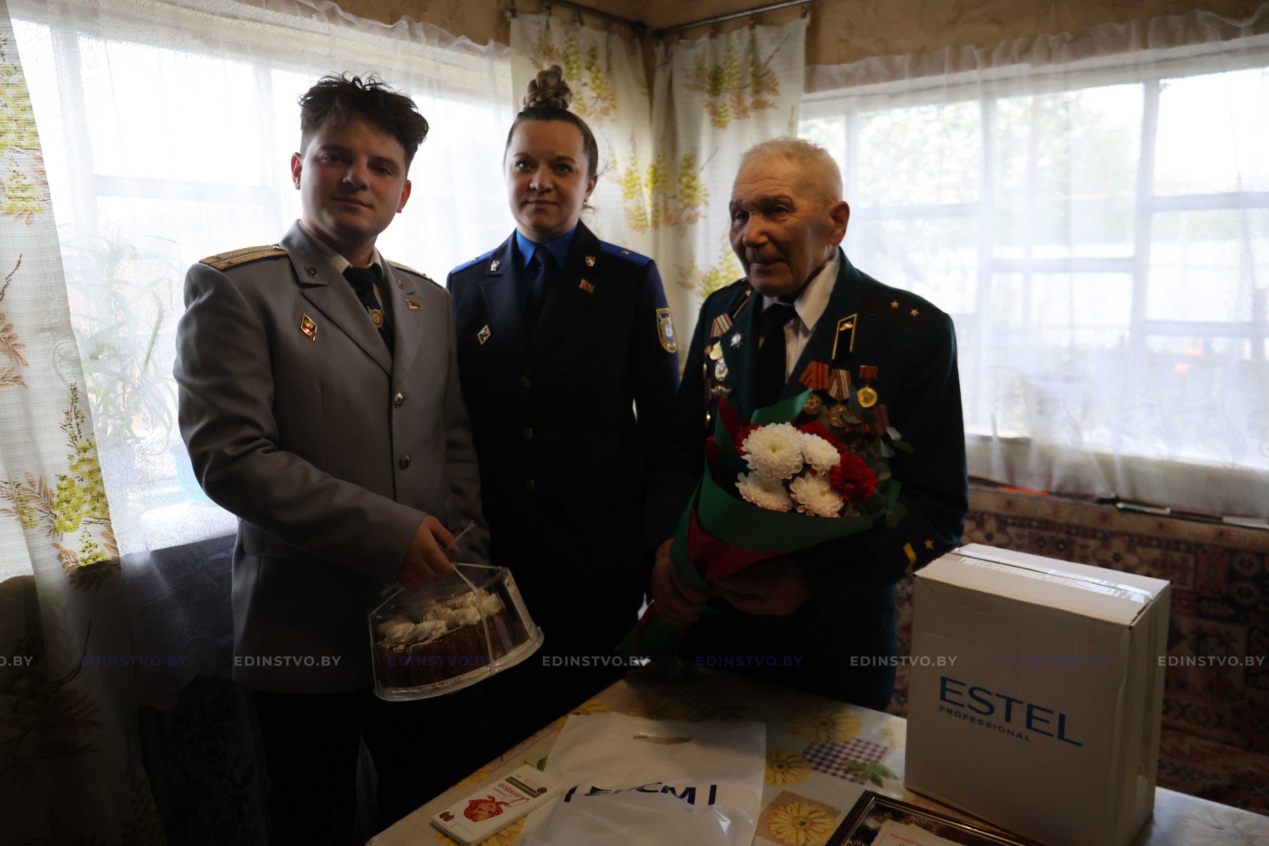 В Борисове в преддверии Дня Победы торжественно поздравили участников Великой Отечественной войны. ФОТОРЕПОРТАЖ