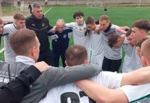 Футбол: родные стены пока не помогают