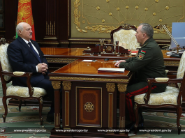 Президент Беларуси принял с докладом Министра обороны