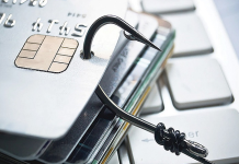 Борисовчанка попыталась продать в интернете детские вещи и лишилась крупной суммы денег