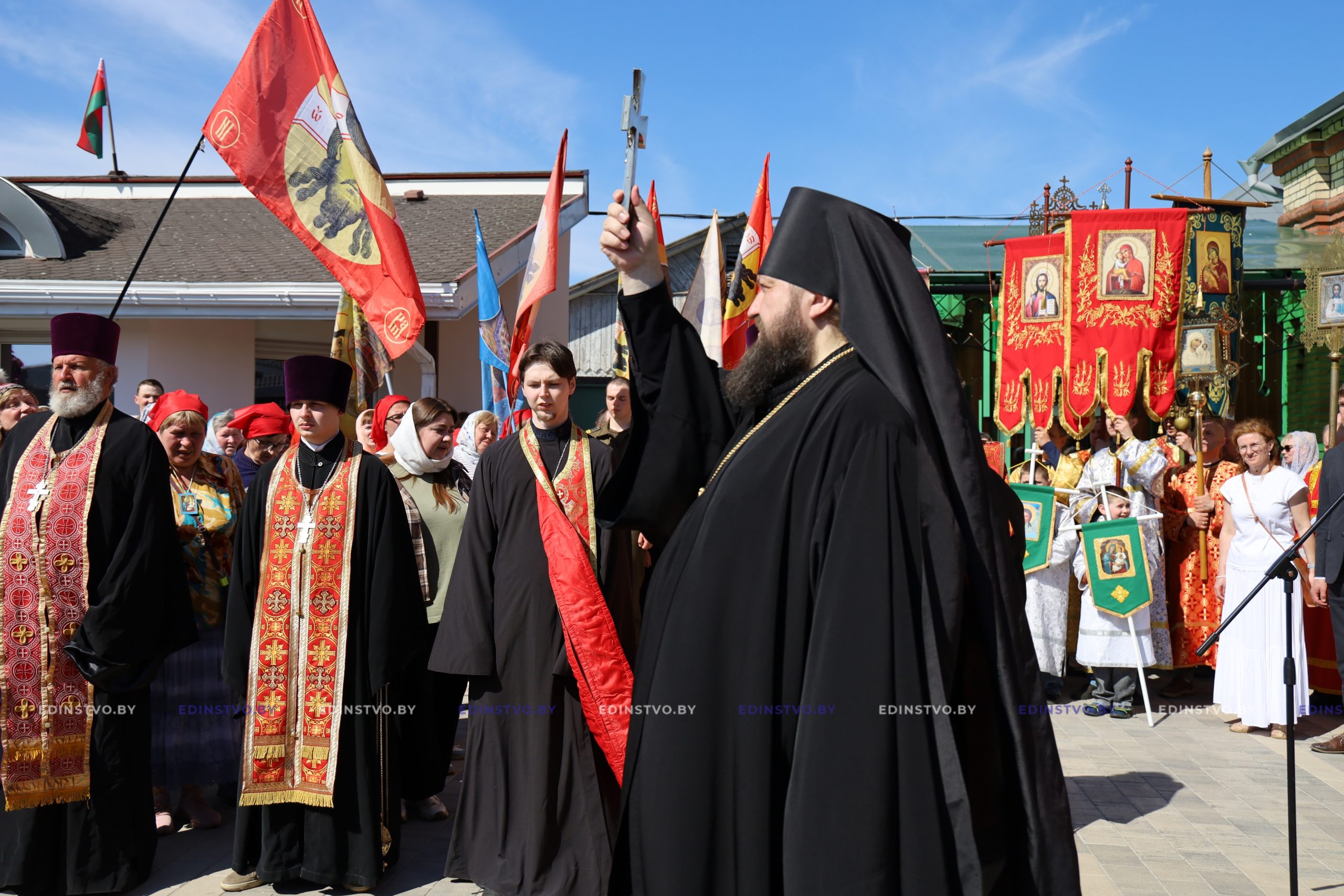 Пасхальный общеепархиальный Крестный ход прибыл в Борисов