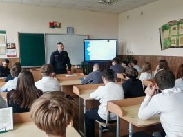 Как уберечь подростков от роковых ошибок на каникулах, рассказали правоохранители