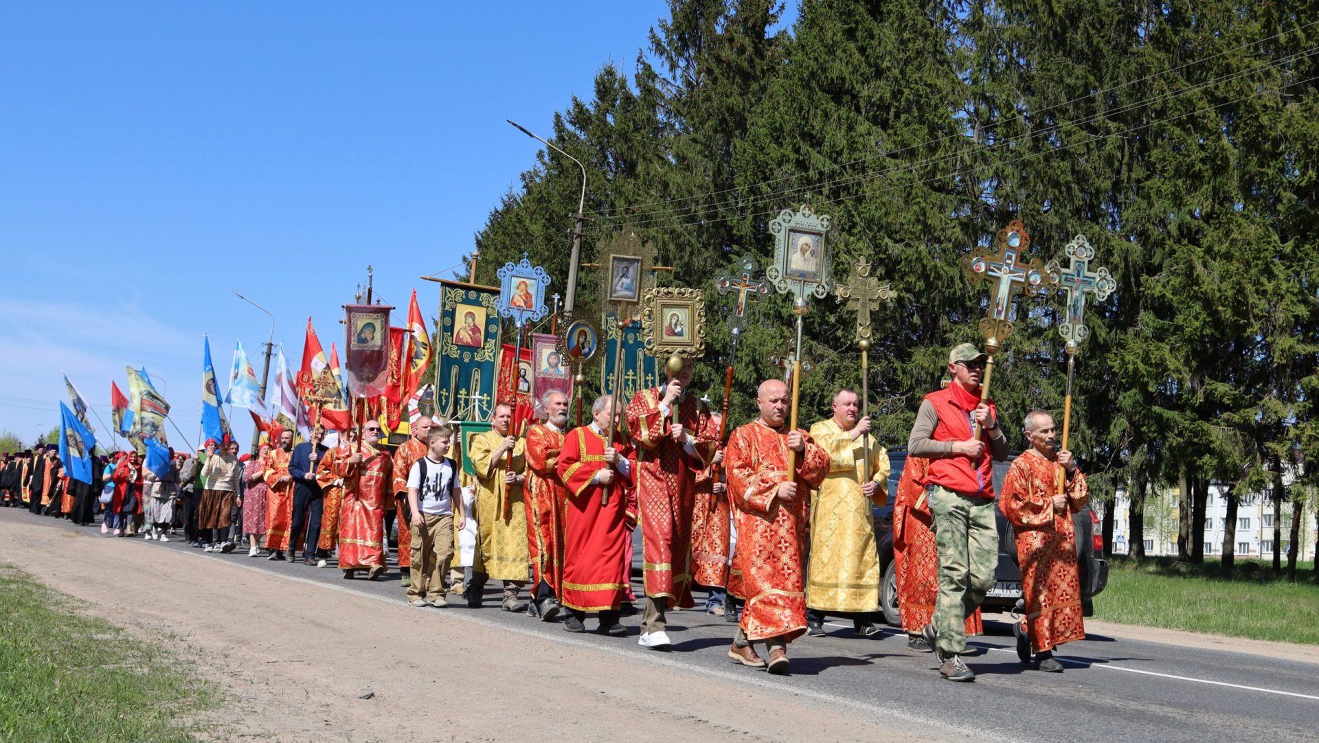 Пасхальный общеепархиальный Крестный ход прибыл в Борисов