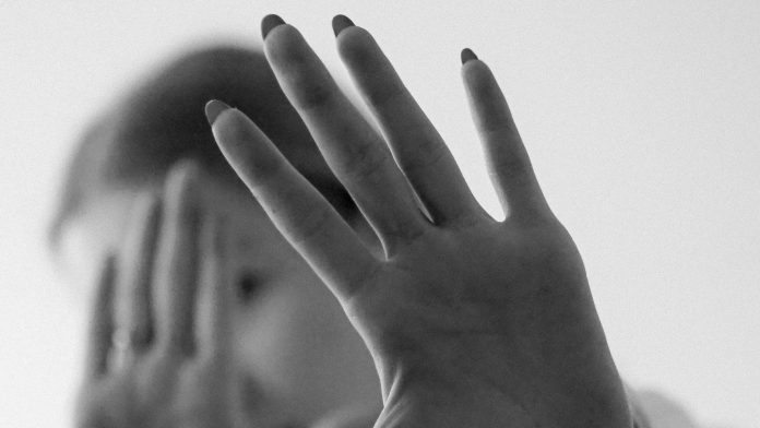 Выйти из порочного круга: как помочь жертвам домашнего насилия рассказывает психолог