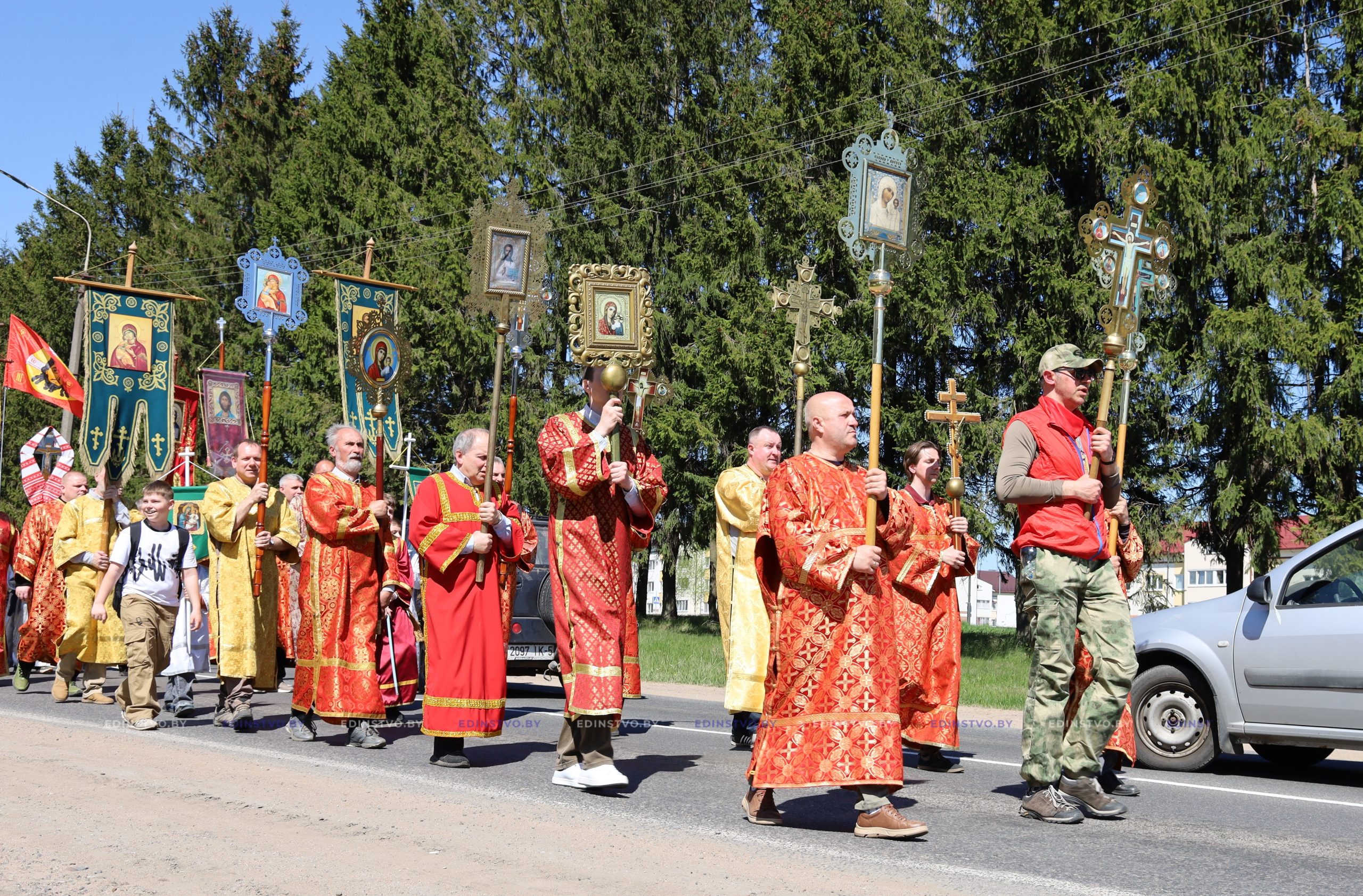 Пасхальный общеепархиальный Крестный ход прибыл в Борисов