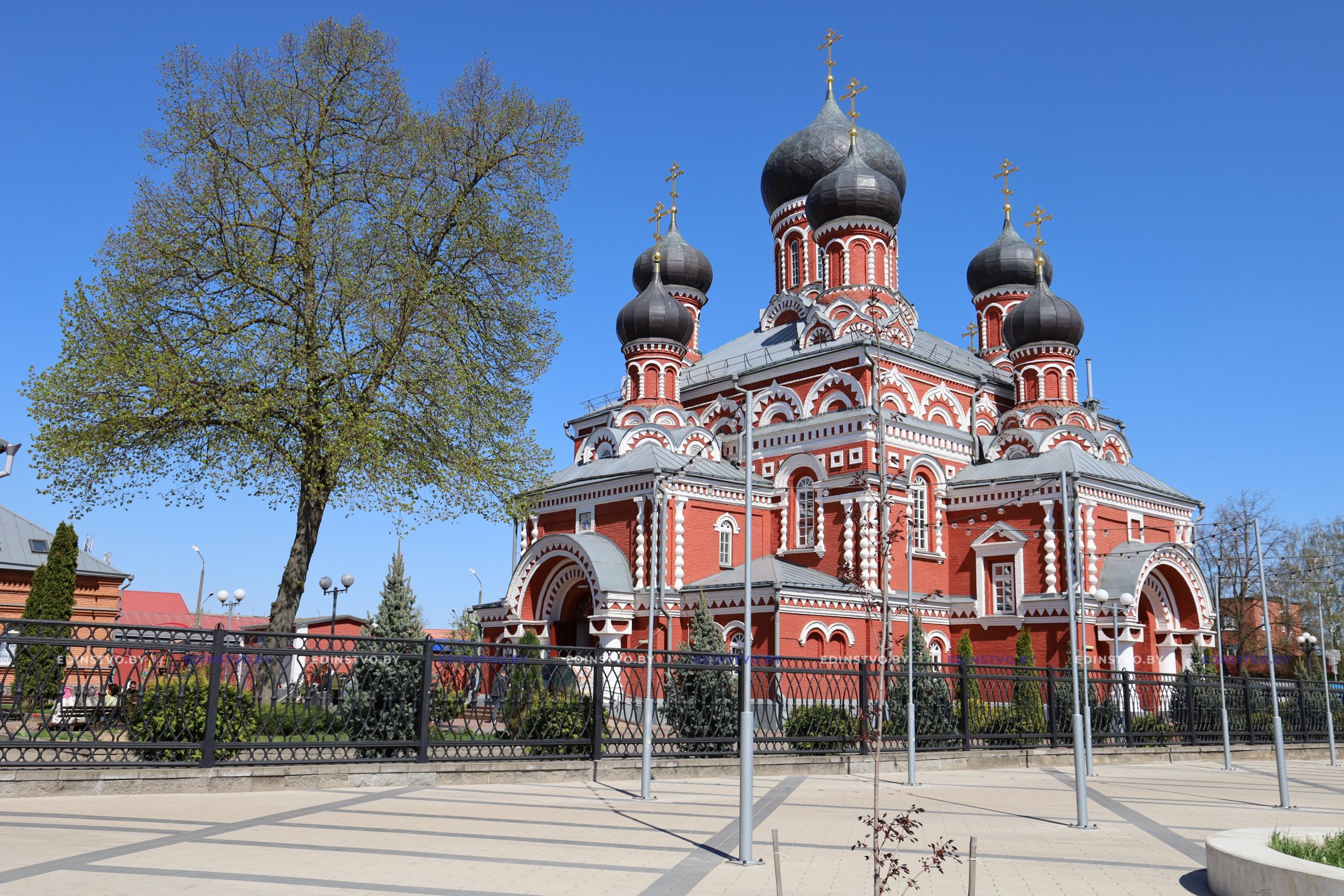 Пасхальный общеепархиальный Крестный ход прибыл в Борисов