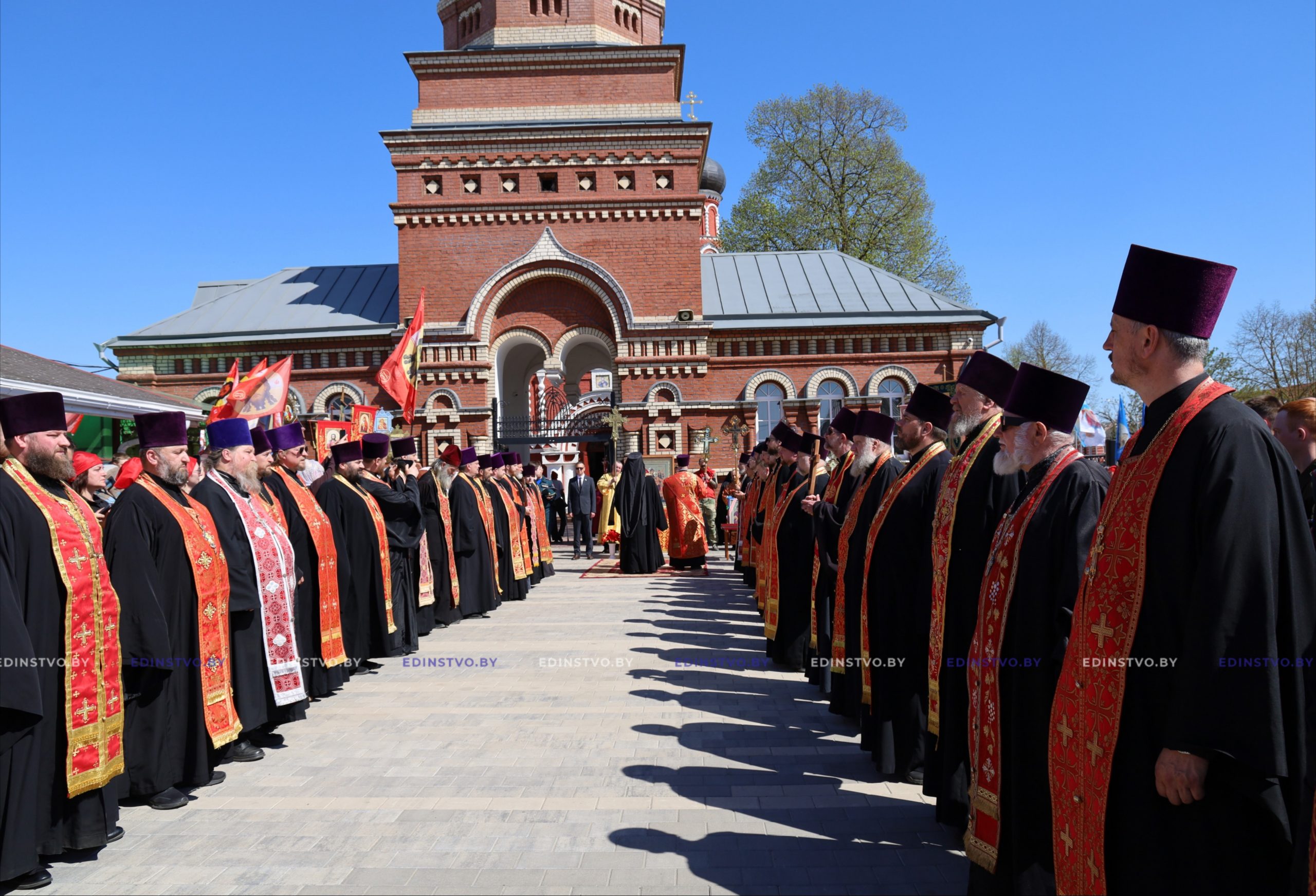 Пасхальный общеепархиальный Крестный ход прибыл в Борисов