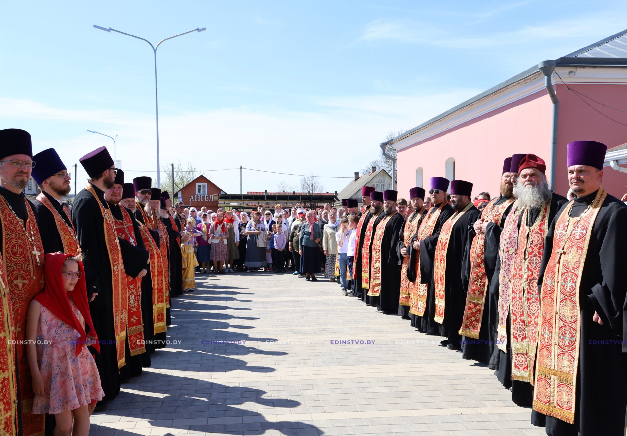 Пасхальный общеепархиальный Крестный ход прибыл в Борисов