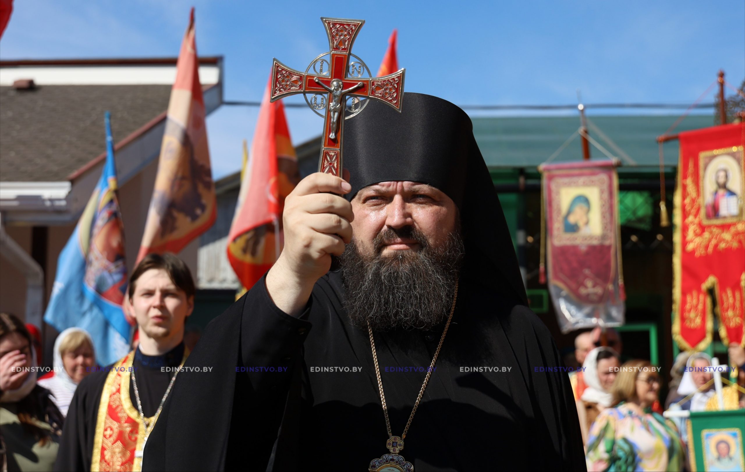 Пасхальный общеепархиальный Крестный ход прибыл в Борисов