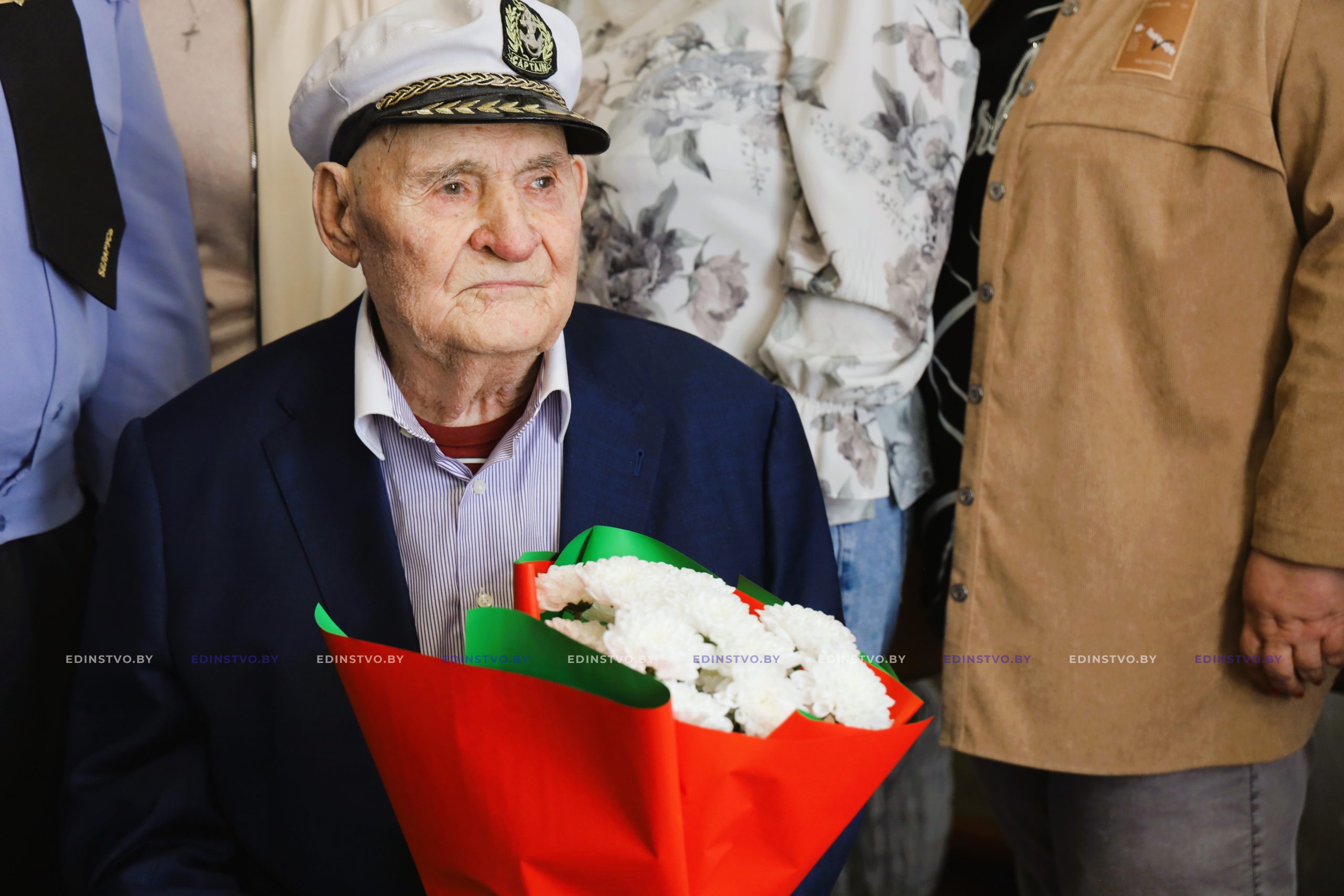 В Борисове со 100-летним юбилеем поздравили участника Великой Отечественной войны Ивана Косяченко