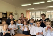 Учащиеся средней школы №3 Борисова присоединились к акции «Кожная пятніца — роднае, сваё»
