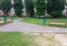 Яма у люка и сломанные скамейки: коммунальные службы отреагировали на ролик борисовчанки, размещенный в сети