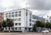 Каков алгоритм продажи или сдачи внаем квартиры для иностранных граждан? Заявительнице разъяснили во время приема граждан первым заместителем председателя райисполкома Николаем Швайбовичем