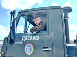 Военнослужащие после завершения обучения в ДОСААФ успешно сдали экзамены на право управления грузовыми автомобилями и вернулись в воинские части
