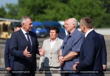 Александр Лукашенко во время рабочей поездки в Шкловский район посещает реконструируемый комплекс зданий ремонтных мастерских