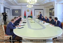 Александр Лукашенко собрал совещание о путях ускорения работы по ключевым инвестиционным проектам с зарубежными странами