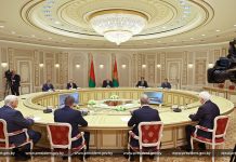 Президент Беларуси Александр Лукашенко встретился с губернатором Калужской области Владиславом Шапшой
