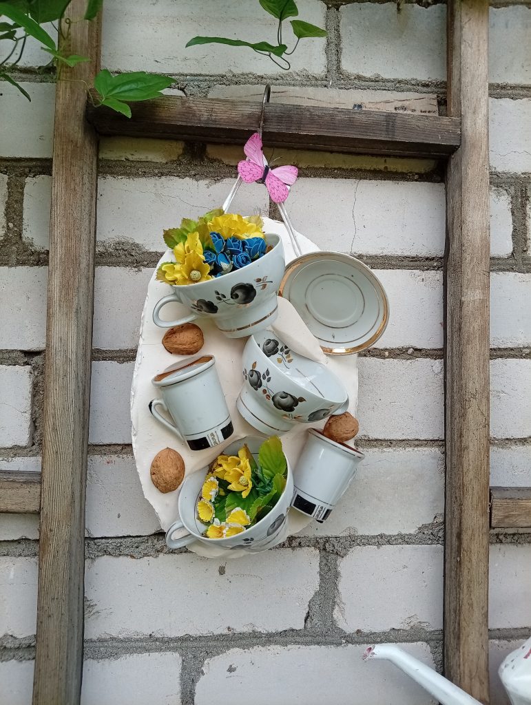 композиция из чашек сделать своими руками