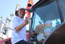 Механизатор ОАО «Птицефабрика Велятичи» Владимир Самцов перевез более 1000 тонн зерна