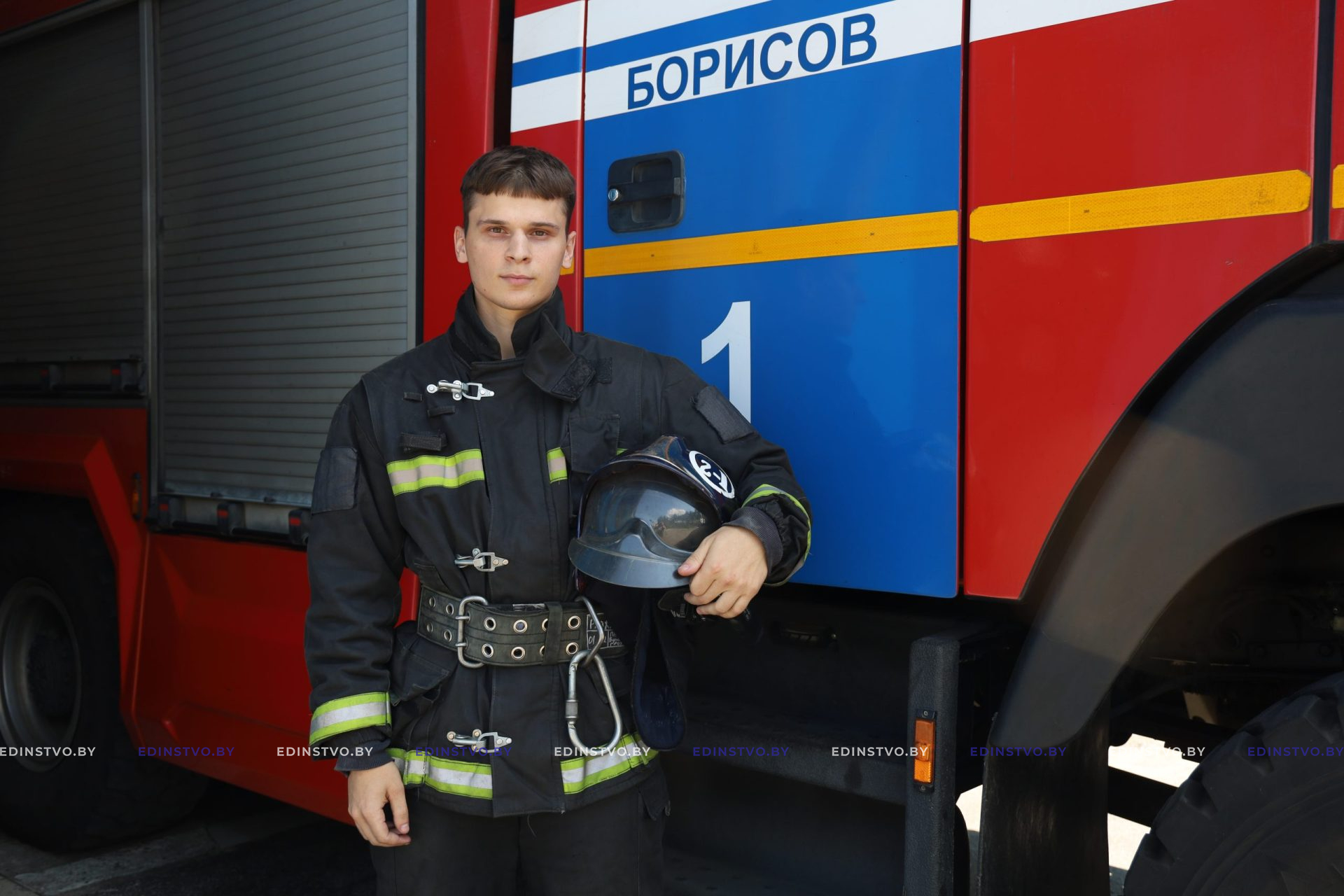 Начальник дежурной смены пожарной аварийно-спасательной части №1 Борисовского ГРОЧС Рустам Раджабов рассказал о своей службе