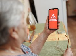 Как обезопасить пожилых родственников, которые используют информационно-коммуникационные технологии, от мошенников