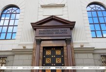 Население и бизнес Беларуси продолжают уходить от иностранной валюты