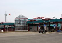 Латвия возобновила движение на границе с Беларусью