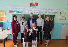 В Ганцевичах в рамках проекта «Партия — детям» школьников поздравили с наступающим Днем знаний