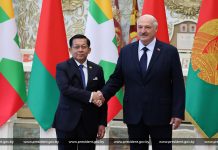 Александр Лукашенко во Дворце Независимости проводит встречу с Президентом Мьянмы Мин Аун Хлайном