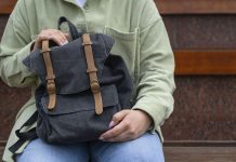 Что изменится в правилах досмотра детей в школах с нового учебного года, объяснили в МВД