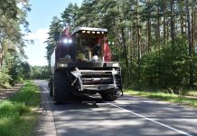 Из Холхолицы в Гливин: как в жатву хозяйства Борисовщины помогают друг другу