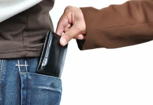 Житель Борисова обокрал уснувшего приятеля. Возбуждено уголовное дело