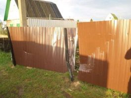 В Борисове пьяный горожанин разгромил чужой забор
