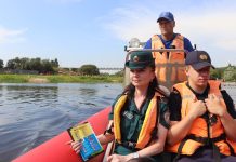 Борисовские спасатели следят за безопасностью отдыхающих у воды