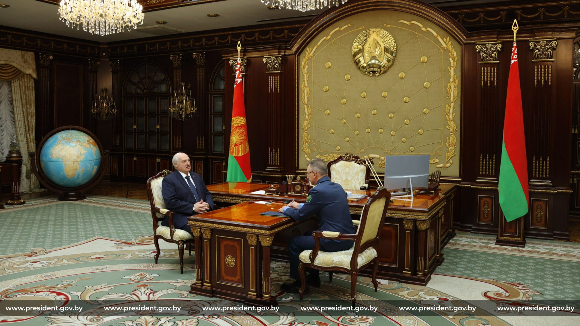 Александр Лукашенко принял с докладом Председателя Государственного таможенного комитета Владимира Орловского