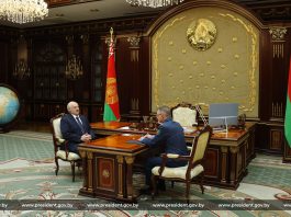 Александр Лукашенко принял с докладом Председателя Государственного таможенного комитета Владимира Орловского Александр Лукашенко принял с докладом Председателя Государственного таможенного комитета Владимира Орловского