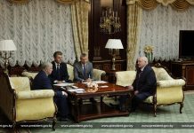 Александр Лукашенко провел встречу с губернатором Ульяновской области России Алексеем Русских