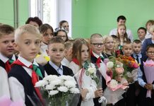 Учащиеся Зембинской средней школы встречают День знаний в обновленном учреждении образования