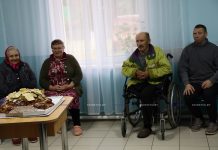 Каравай с областных «Дожинок» доставили в отделение дневного пребывания для граждан пожилого возраста в Забашевичи
