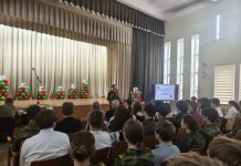 В День народного единства в средней школе №7 Борисова прошла диалоговая площадка «Сэрцам адданыя роднай зямлі»