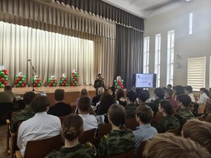 В День народного единства в средней школе №7 Борисова прошла диалоговая площадка «Сэрцам адданыя роднай зямлі»