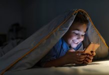 Урок безопасности перед каникулами. Как уберечь ребенка от телефонных аферистов, рассказали в милиции