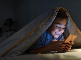 Урок безопасности перед каникулами. Как уберечь ребенка от телефонных аферистов, рассказали в милиции