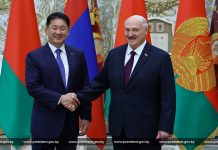 Александр Лукашенко проводит официальные переговоры с Президентом Монголии Ухнаагийн Хурэлсухом во Дворце Независимости