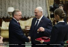Александр Лукашенко провел встречу с губернатором Санкт-Петербурга Александром Бегловым